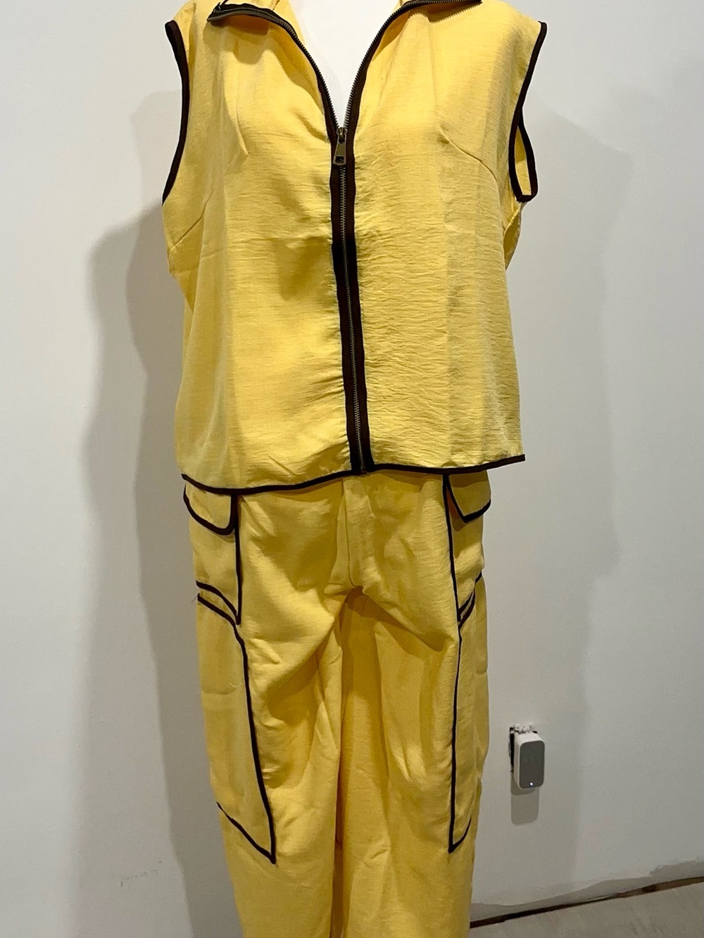 Yellow Sleeveless Zip Front 2pc set with Brown Contrast Trim